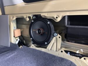 トヨタ　ランクル70　スピーカー交換、ツィーター、ウーハー取り付け