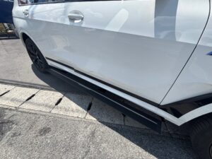 BMW   X7  電動サイドステップ取り付け