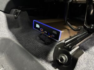 トヨタ　ランクル70　ナビ、ドラレコ補助バッテリー取り付け