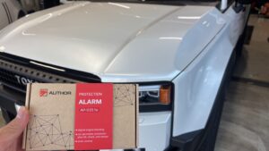トヨタ　ランクル250　カーセキュリティ　IGLA ALARM、ステンレススキャナー取り付け