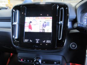 ボルボ　XC40　TVキャンセラー取り付け