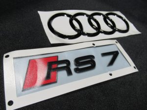 ＲＳ７　エンブレム張り替え施工