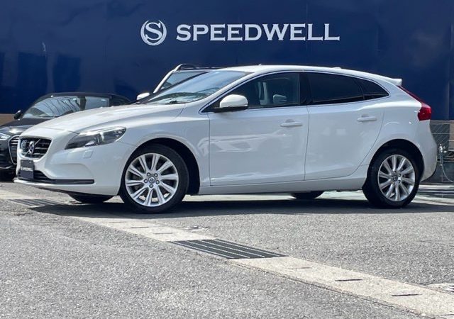 ２０１６年式　ボルボ　Ｖ４０納車情報！