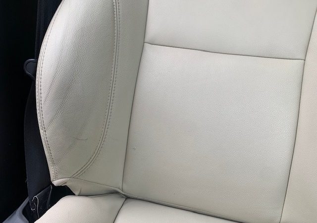 ボルボ　V60　シートリペア　シート補修
