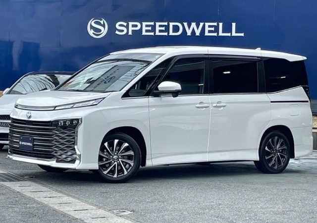 新車　トヨタ　ヴォクシーハイブリッド納車情報！