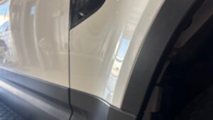 ランドローバー　ディフェンダー　フロントフェンダーへこみ　デントリペア