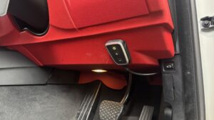 BMW 4シリーズ　ペダルボックス取り付け