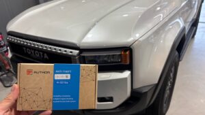 トヨタ　ランクル250　カーセキュリティ　IGLA2+取り付け