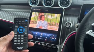メルセデス・ベンツ　GLC　地デジチューナー取り付け