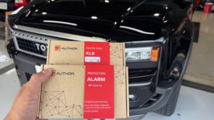 トヨタ　ランクル250　カーセキュリティ　IGLA ALARM、KLB、ステンレススキャナー取り付け