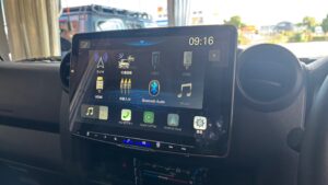 トヨタ　ランクル70　デジタルミラー、ディスプレイオーディオ取り付け、ハザードスイッチ移設