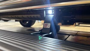 メルセデス・ベンツ　Gクラス　電動サイドステップ取り付け