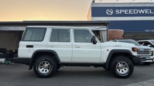 トヨタ　ランクル70　PRO COMP　ホイール取り付け