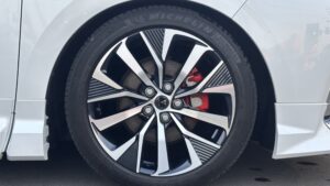 トヨタ　アルファード　キャリパー塗装